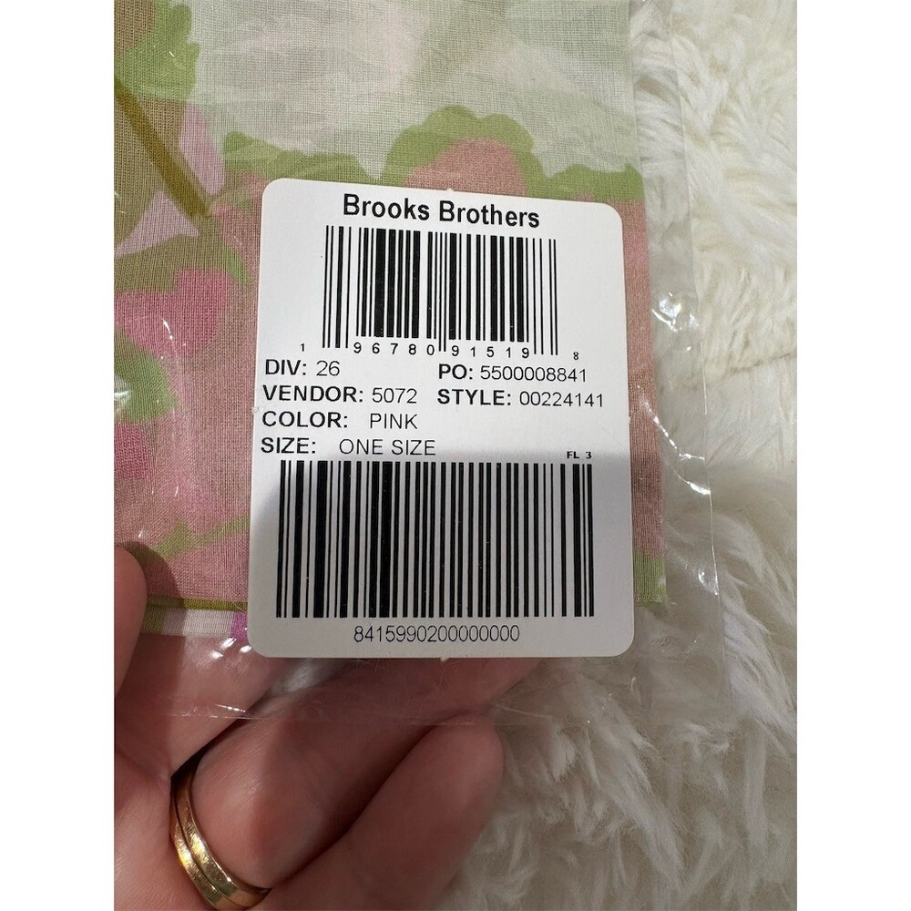 Brooks Brothers Pocket Square Mens One Size Pink Floral Print Sealed NWT - Picture 3 of 3